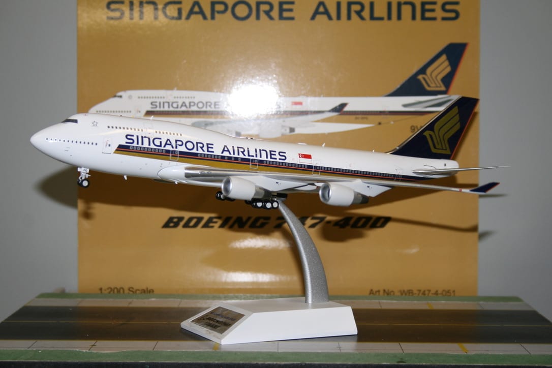 WB MODELS/INFLIGHT200 1/200 Singapore Airlines Boeing 747-400 9V