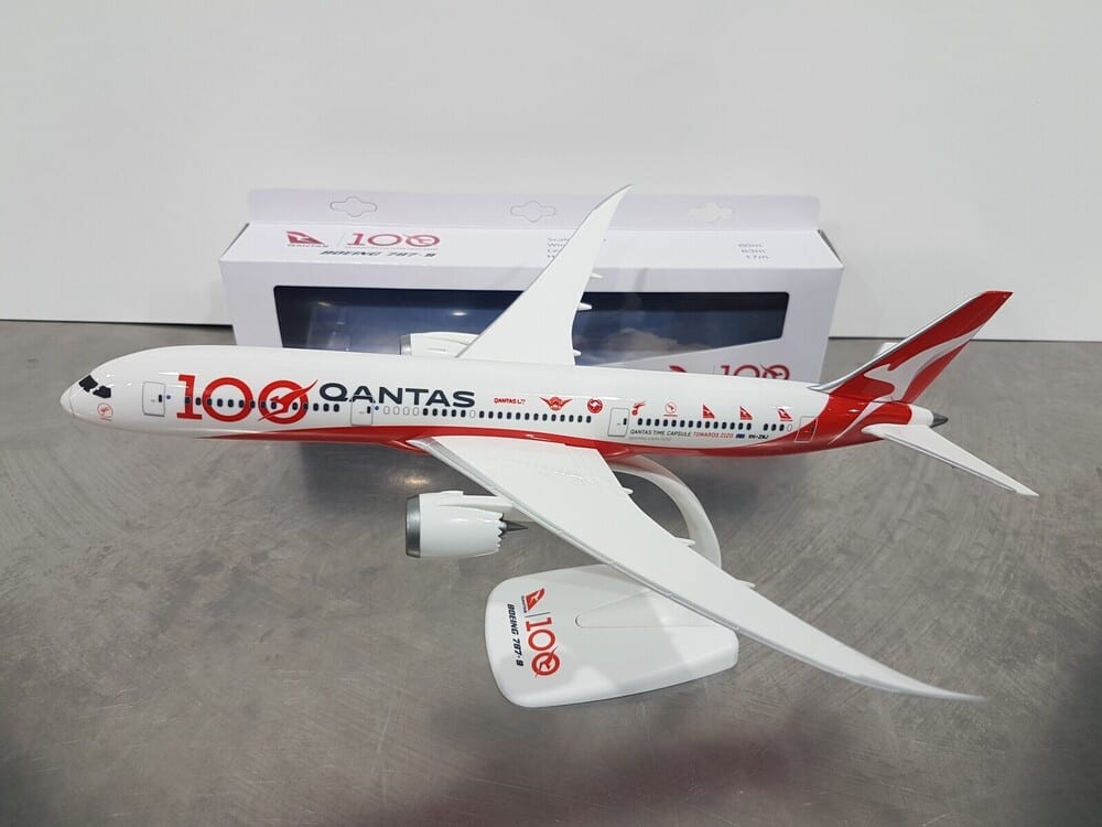 Qantas 787-9 "Qantas 100" VH-ZNJ Gemini Jets G2QFA885 Scale 1:200 IN STOCK 