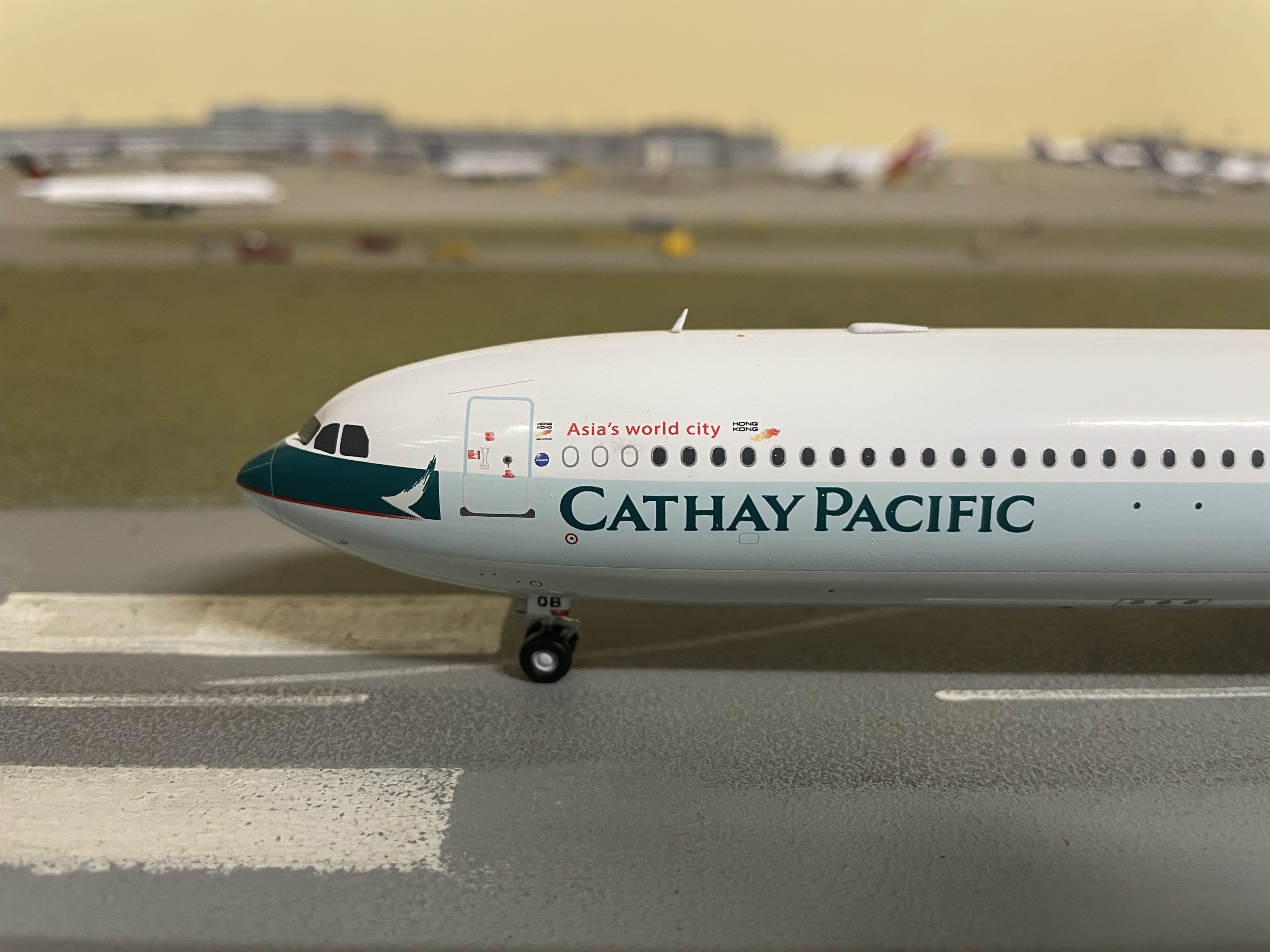 JC Wings 1/200 Cathay Pacific Airbus A340-600 B-HQB (EW2346002 ...