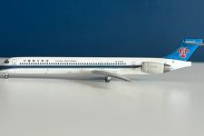Blue Box 1/400 China Southern McDonnell Douglas MD-90 B-2100 (BBCSN012)